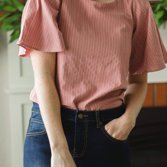 ⭐️INHERIT BRAND PINSTRIPE FLUTTER SLEEVE BLOUSE - Picture 5 of 6